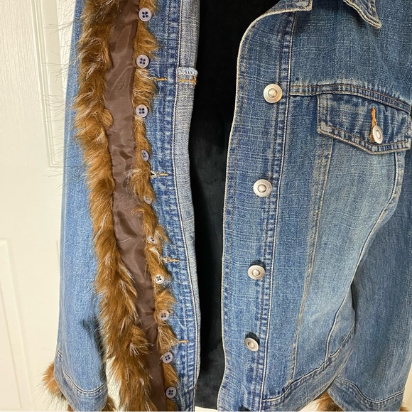 Vintage INC Denim Jacket with Faux Fur Attachments - Picture 9 of 16